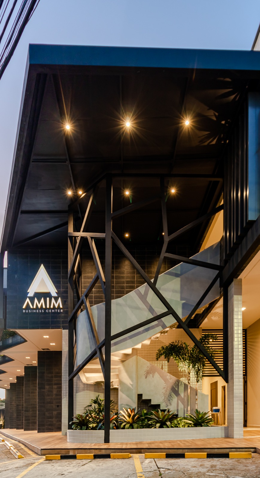 Fachada Amim Business Center